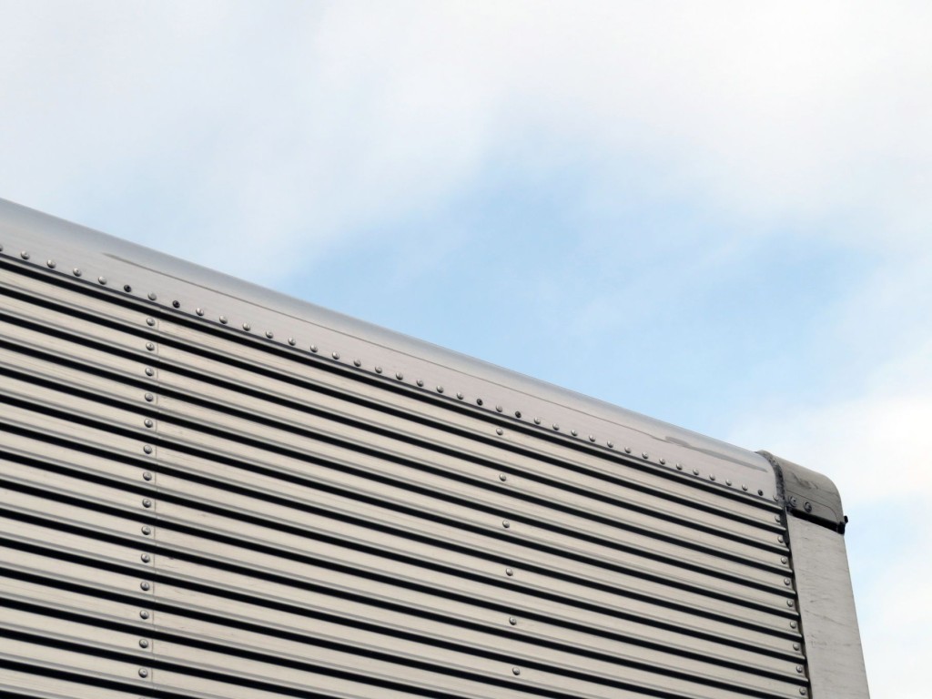 助手席側の羽根上部にキズがあります。|いすゞ フォワード 2RG-FRR90T2(2WD)の写真18