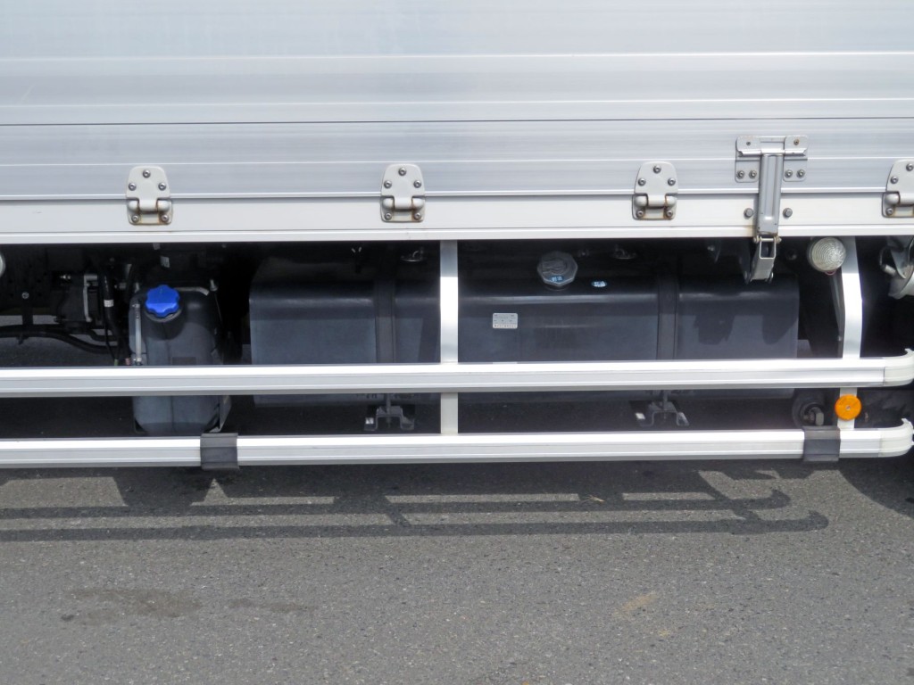 燃料タンクは200Lです。|いすゞ フォワード 2RG-FRR90T2(2WD)の写真19