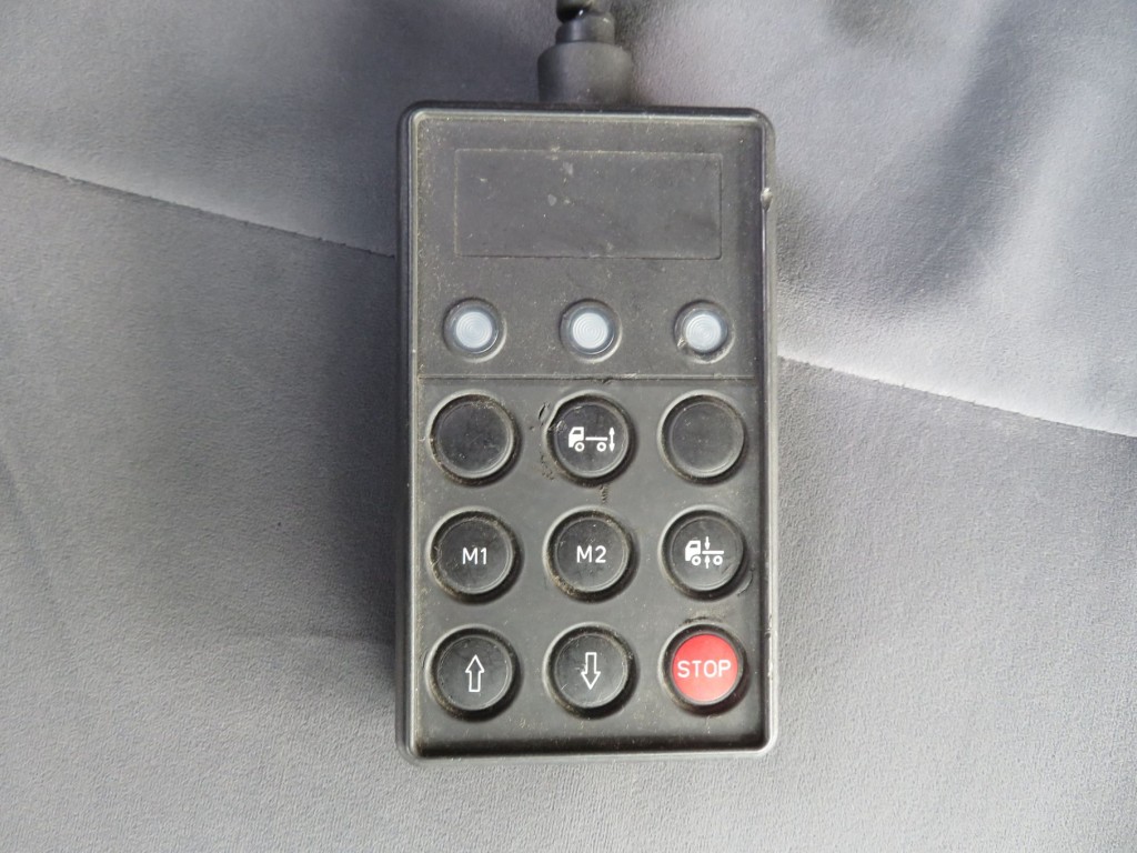 エアサスのコントローラーです。|いすゞ フォワード 2RG-FRR90T2(2WD)の写真20