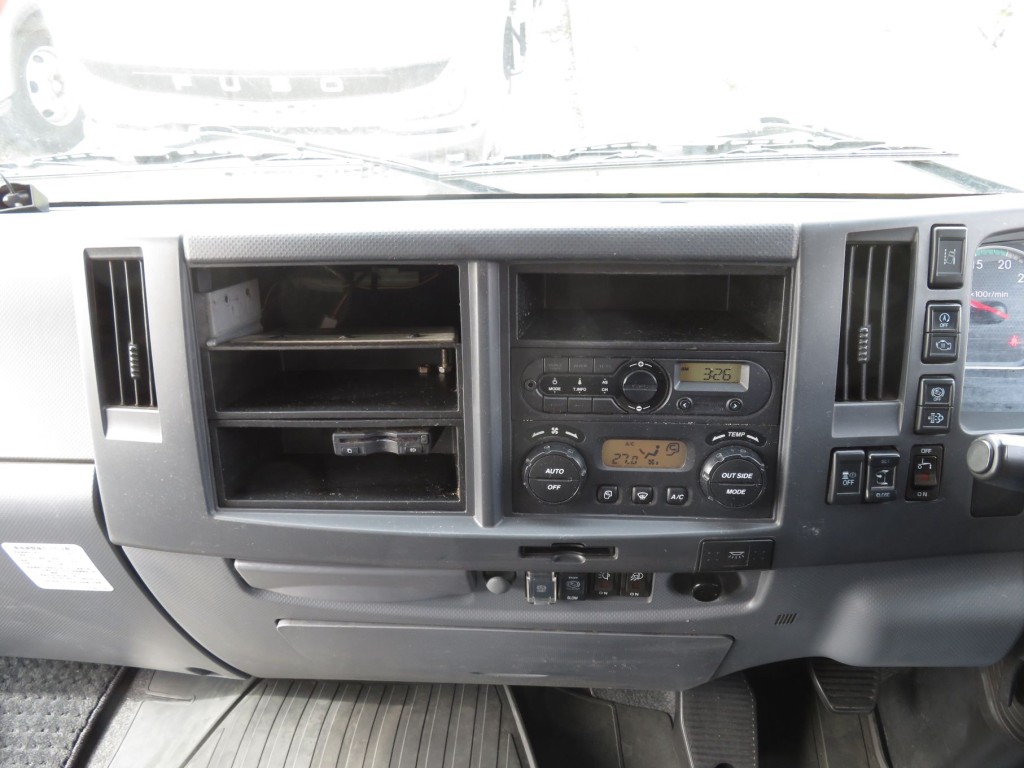 インパネ周りの状態です。|いすゞ フォワード 2RG-FRR90T2(2WD)の写真29