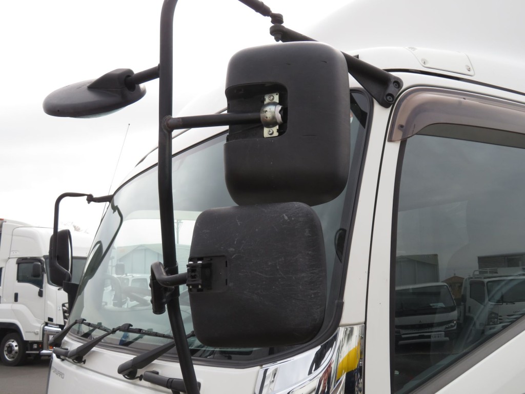 助手席側サイドミラーカバーにキズがあります。|いすゞ フォワード 2RG-FRR90T2(2WD)の写真33