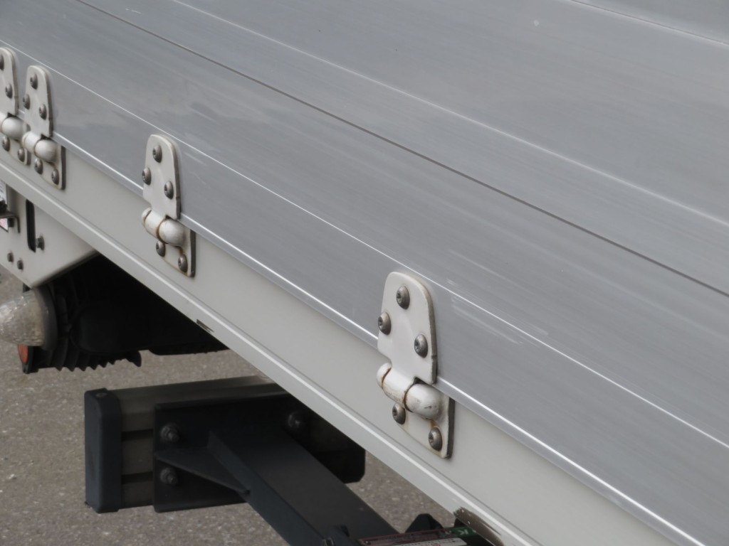 運転席側あおり後方にキズがあります。|いすゞ フォワード 2RG-FRR90T2(2WD)の写真50