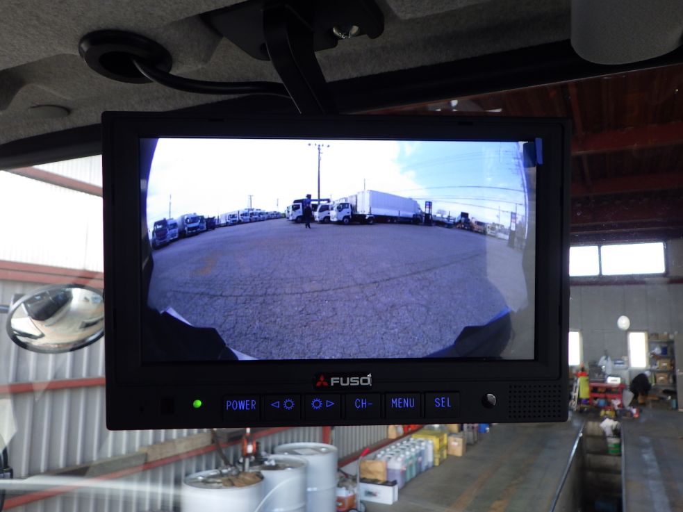 液晶バックモニター付きです。|三菱 ファイター 2KG-FK72F(2WD)の写真22