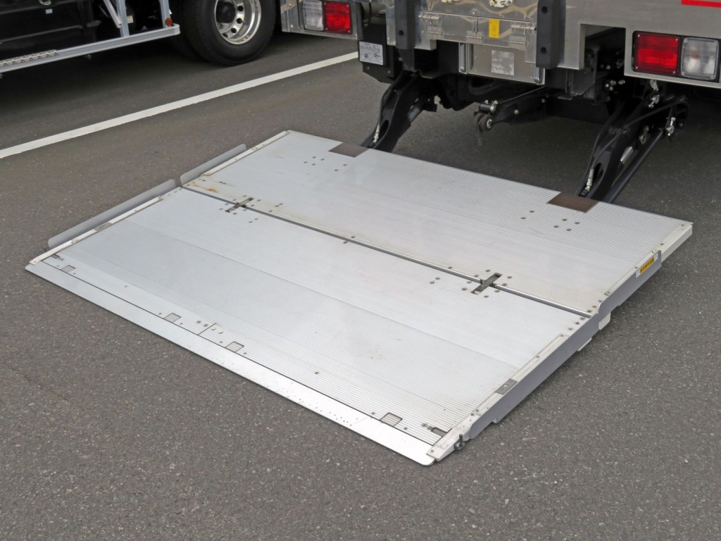 ゲートのステージの状態です。|日野 レンジャー 2KG-FD2ABG(2WD)の写真13