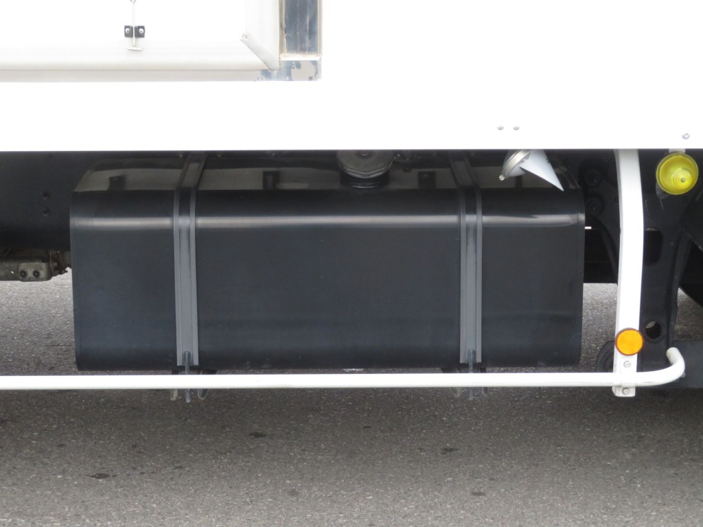 燃料タンクは200Lです。|日野 レンジャー 2KG-FD2ABG(2WD)の写真16