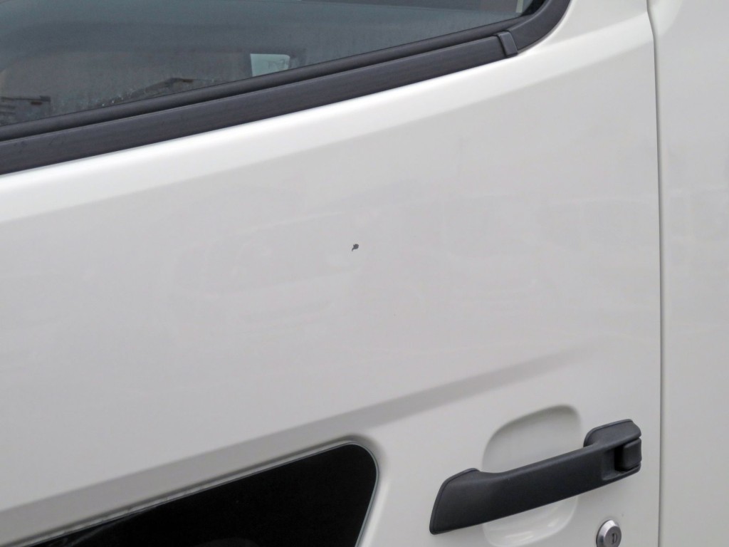 助手席ドアに細かいキズがあります。|日野 レンジャー 2KG-FD2ABG(2WD)の写真33