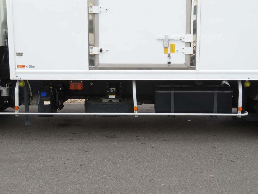 サイドバンパーステーに曲がりがあります。|日野 レンジャー 2KG-FD2ABG(2WD)の写真39