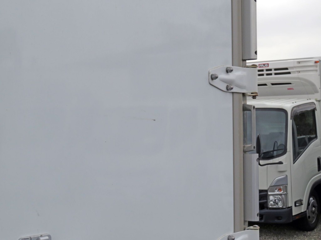 リア扉にキズがあります。|日野 レンジャー 2KG-FD2ABG(2WD)の写真46