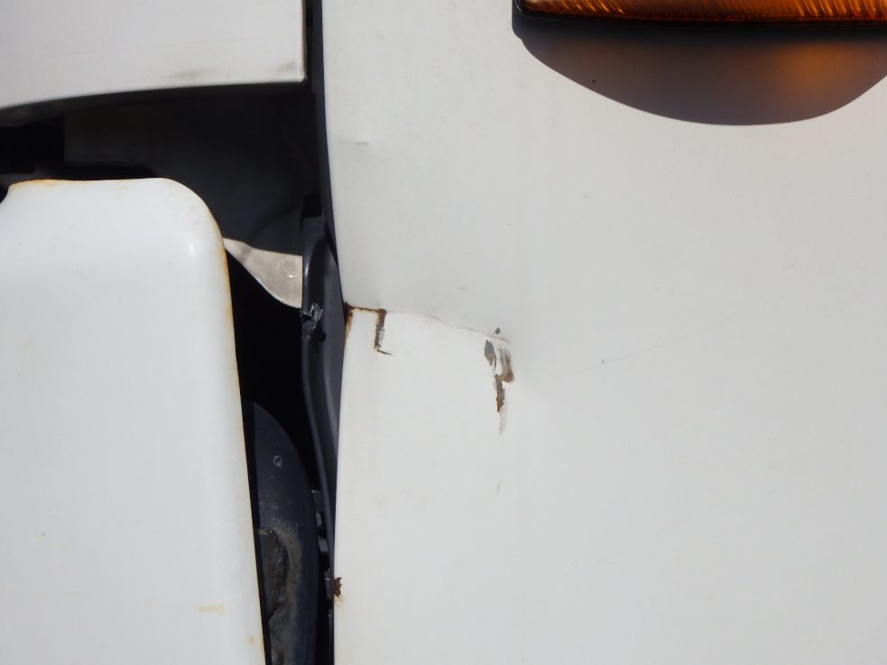 助手席側ドアにキズ・サビ・ヘコミがあります。|日野 レンジャー TKG-FD7JLAA(2WD)の写真25