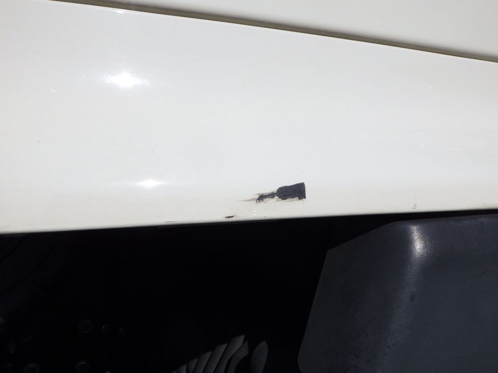 左右のサイドレールにスレがあります。|日野 レンジャー TKG-FD7JLAA(2WD)の写真39