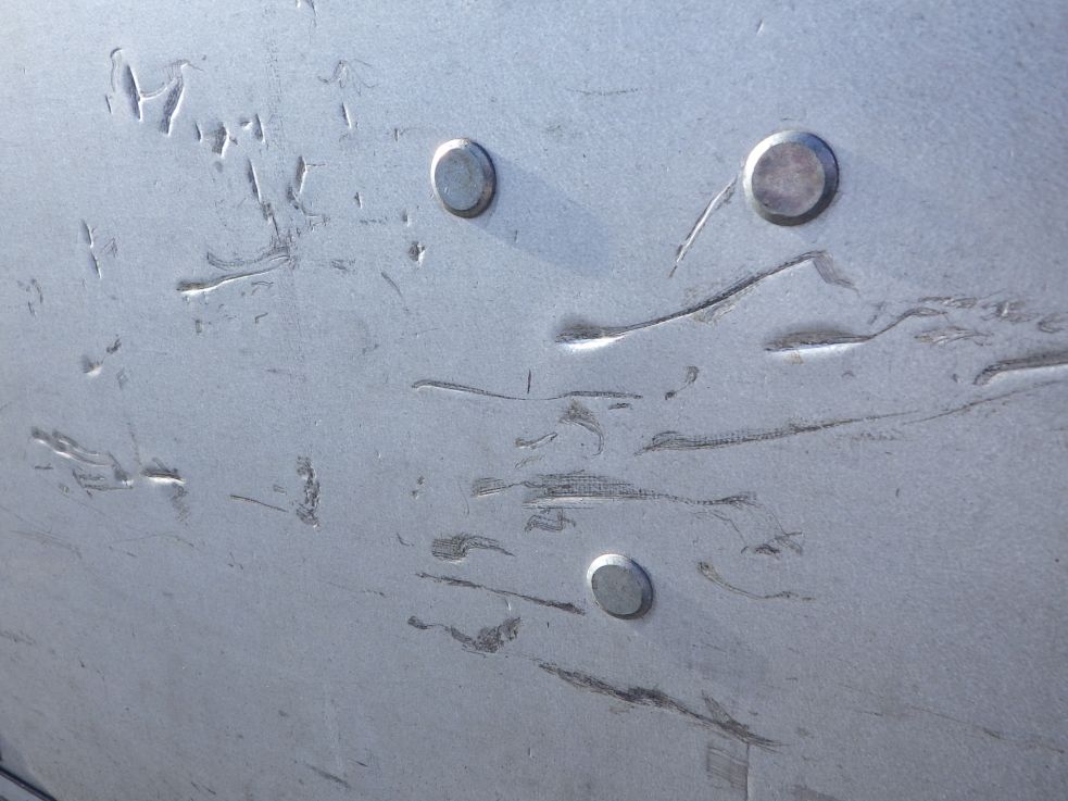 リヤ扉裏側にキズ・ヘコミがあります。|日野 レンジャー TKG-FD7JLAA(2WD)の写真43