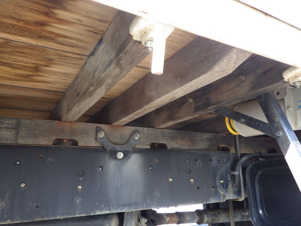 シャーシとネタの状態です。（ネタは木製です）|日野 レンジャー TKG-FC9JKAP(2WD)の写真7