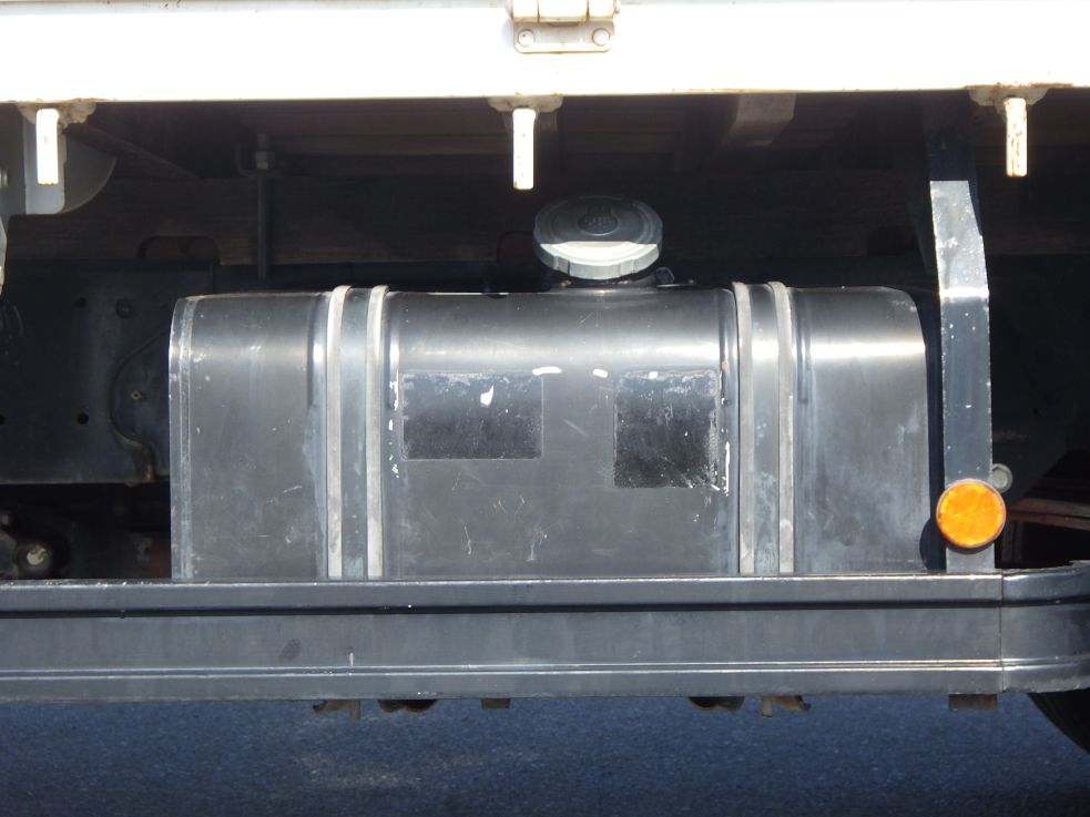 燃料タンクは１００Lです。|日野 レンジャー TKG-FC9JKAP(2WD)の写真19