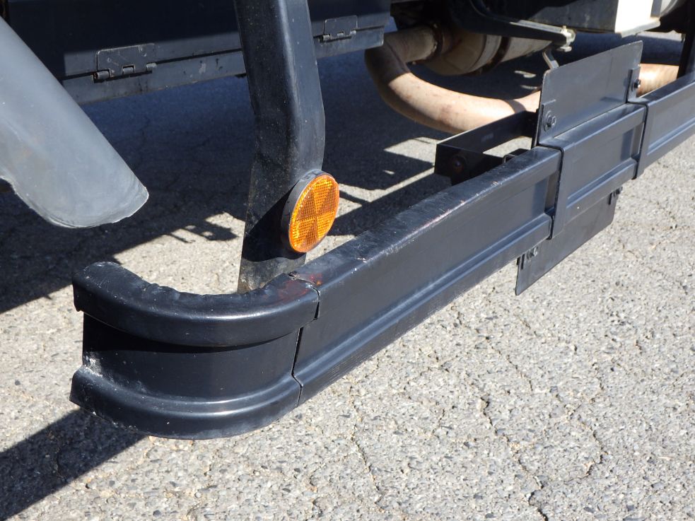 運転席側サイドバンパーに曲がりがあります。|日野 レンジャー TKG-FC9JKAP(2WD)の写真36