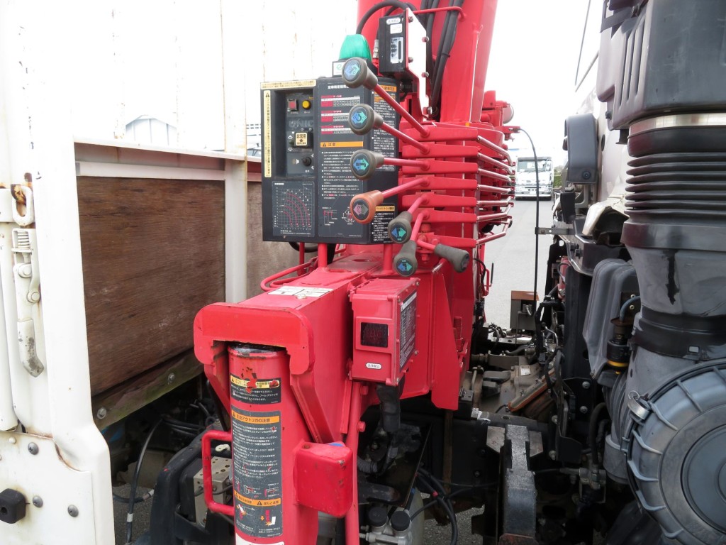 アウトリガーは差し違い式です。|日野 レンジャー TKG-FC9JKAP(2WD)の写真9