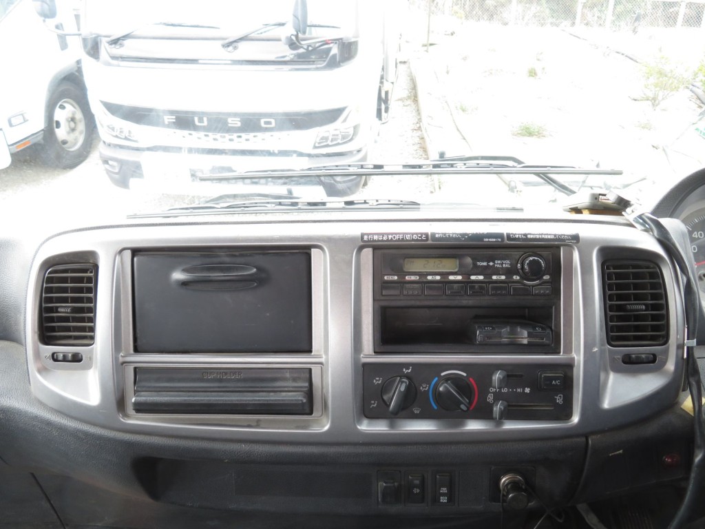 インパネ周りの状態です。|日野 レンジャー TKG-FC9JKAP(2WD)の写真29