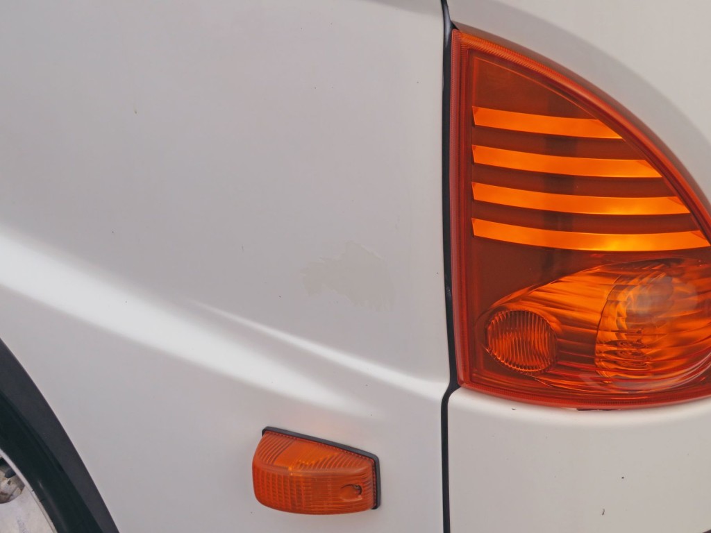 運転席ドアに塗装剥がれ箇所があります。|日野 レンジャー TKG-FC9JKAP(2WD)の写真38