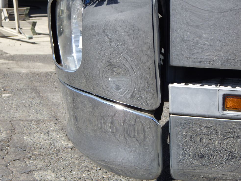 フロントバンパーの助手席側にキズ・ヘコミがあります。|日野 レンジャー TPG-FD7JLAA(2WD)の写真24