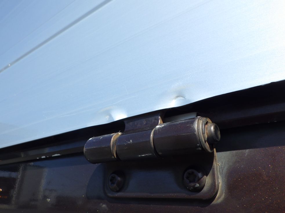 助手席側アオリ下側に歪みがあります。|日野 レンジャー TPG-FD7JLAA(2WD)の写真33