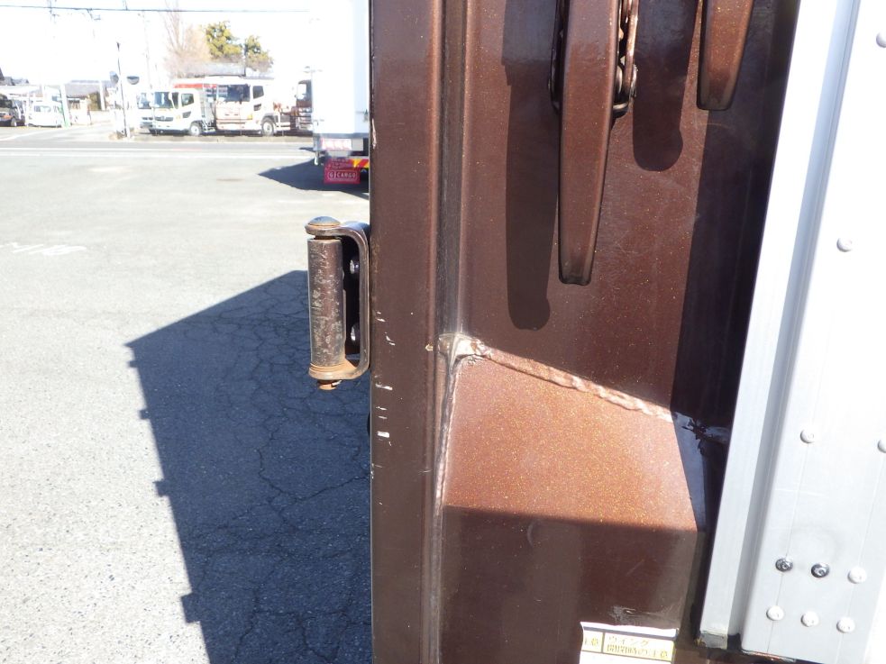 ボディーの運転席側後方にキズがあります。|日野 レンジャー TPG-FD7JLAA(2WD)の写真34