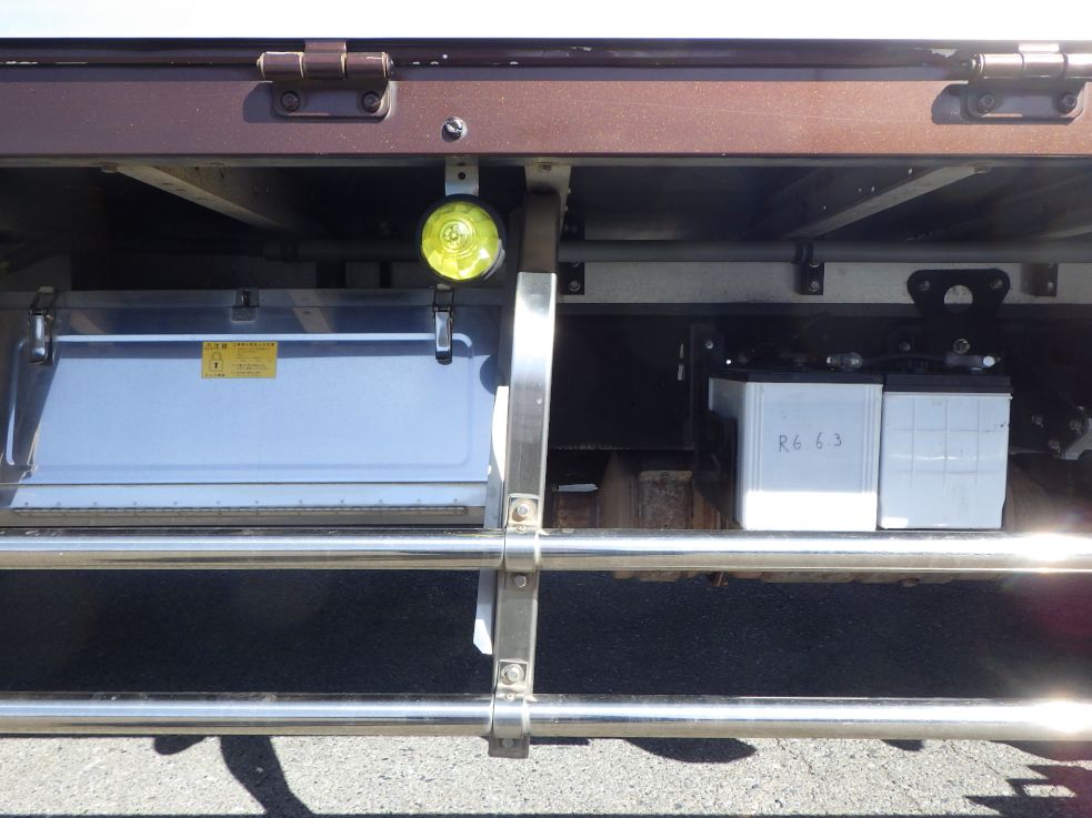 運転席側サイドバンパーステーに曲がりがあります。|日野 レンジャー TPG-FD7JLAA(2WD)の写真37