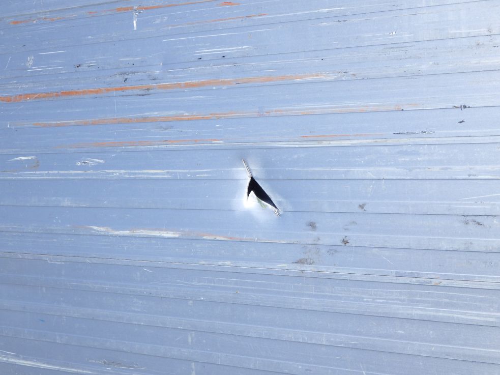 アオリ内側にキズ・ヘコミ・一部穴があります。|日野 レンジャー TPG-FD7JLAA(2WD)の写真42