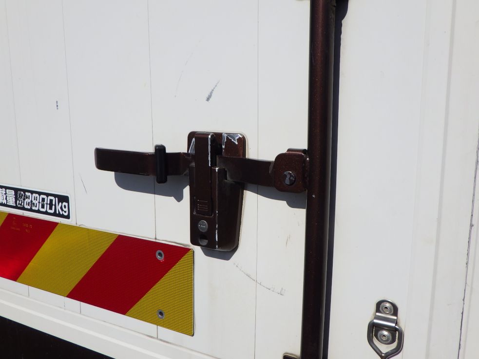 リヤ扉にスレがあります。|日野 レンジャー TPG-FD7JLAA(2WD)の写真45