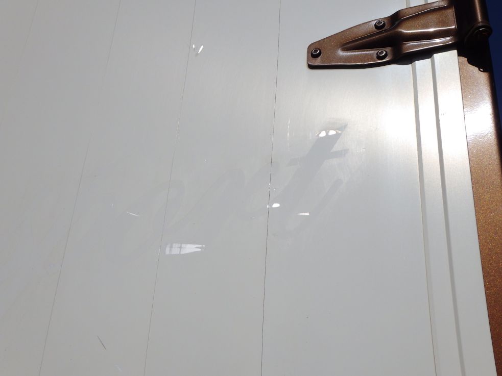 運転席側リヤ扉に看板跡があります。|日野 レンジャー TPG-FD7JLAA(2WD)の写真46