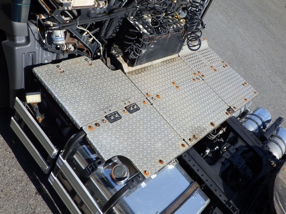 踊り場の状態です。|日野 プロフィア QPG-SH1EDDGの写真9