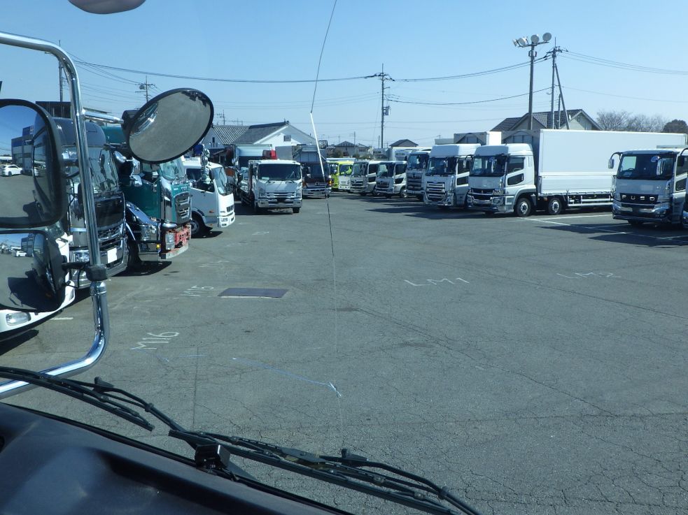 フロントガラスに割れがあります。|日野 プロフィア QPG-SH1EDDGの写真14