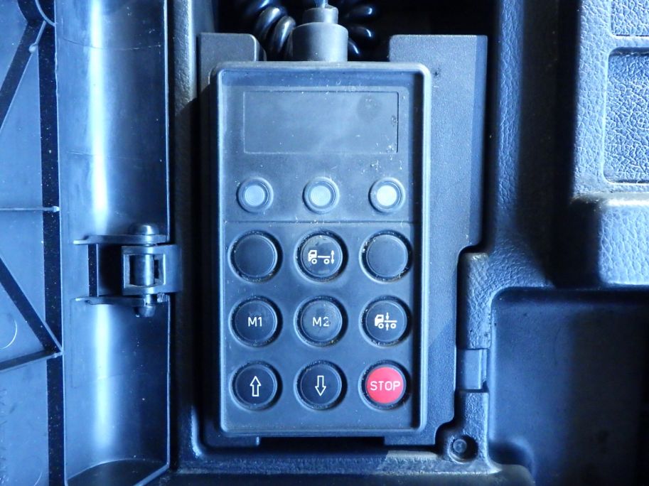 エアサスのコントローラーです。|日野 プロフィア QPG-SH1EDDGの写真16