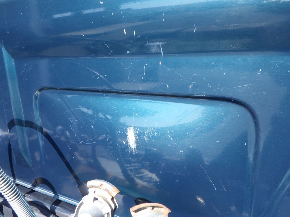 キャブ後方にキズがあります。|日野 プロフィア QPG-SH1EDDGの写真27