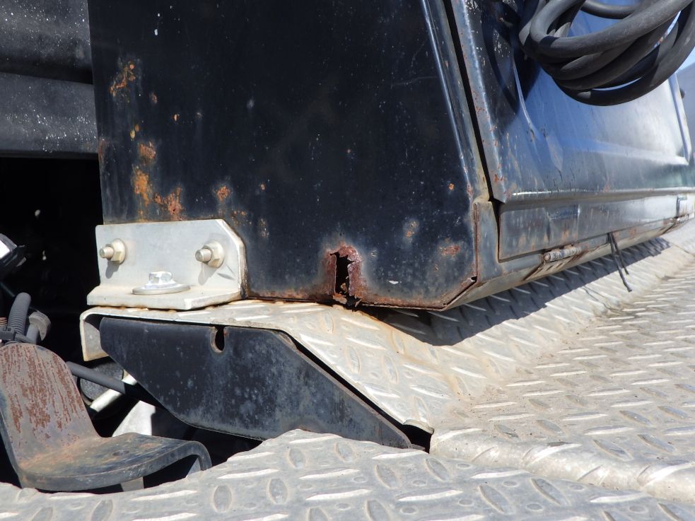 工具箱に腐食・穴があります。|日野 プロフィア QPG-SH1EDDGの写真29