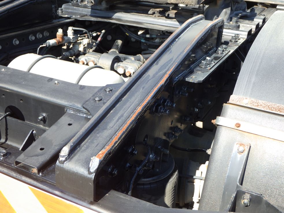 カプラガイドにキズ・サビがあります。|日野 プロフィア QPG-SH1EDDGの写真30