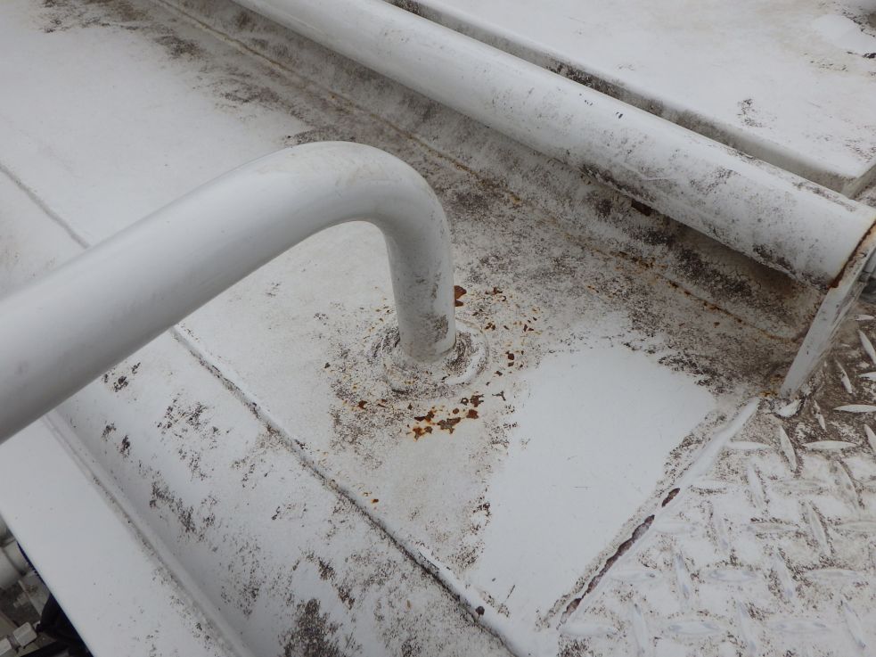 天井にサビがあります。|いすゞ フォワード 2RG-FTR90U4の写真27