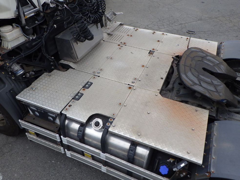 踊り場の状態です。|日野 プロフィア QPG-SH1EDDGの写真9