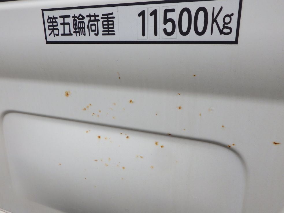 キャブ後方にキズ・サビがあります。|日野 プロフィア QPG-SH1EDDGの写真24