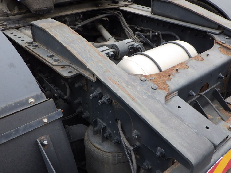 カプラガイドにキズ・サビがあります。|日野 プロフィア QPG-SH1EDDGの写真28