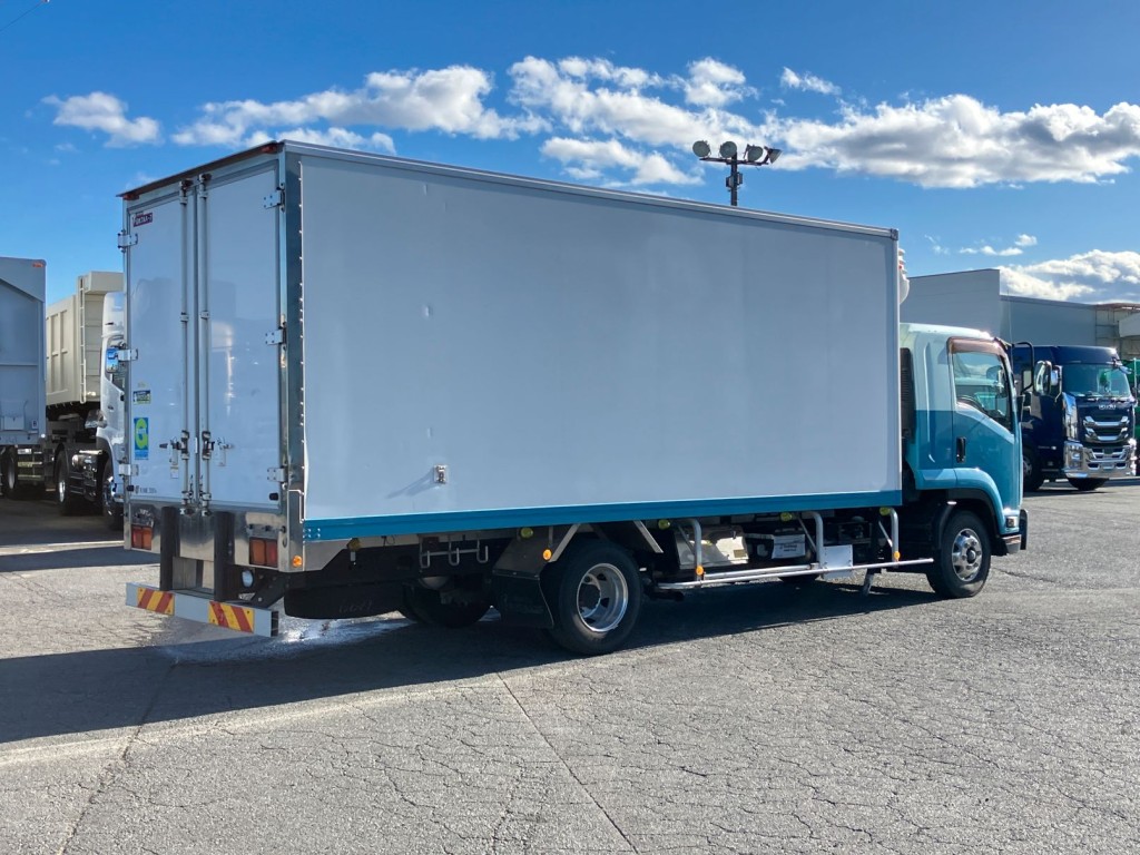 いすゞ フォワード SKG-FRR90T2(2WD)の写真4