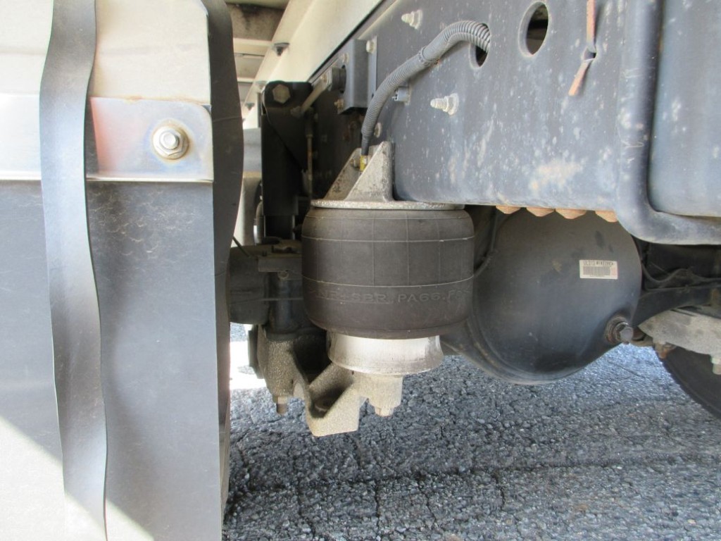 エアサスです。|いすゞ フォワード SKG-FRR90T2(2WD)の写真5