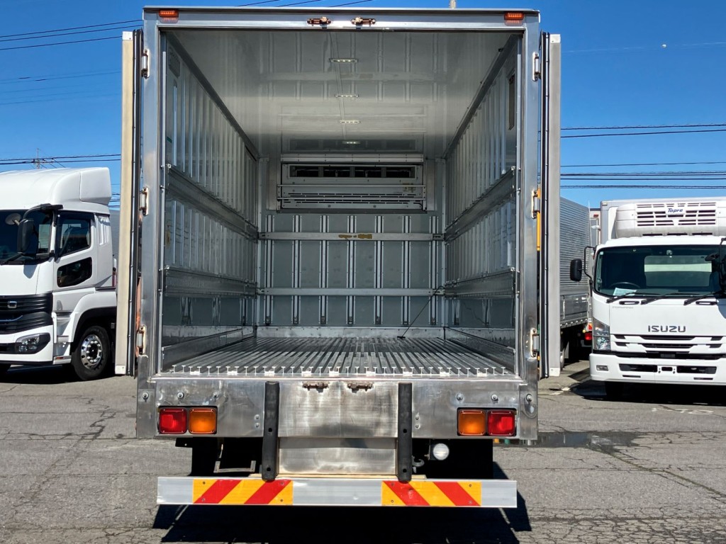 いすゞ フォワード SKG-FRR90T2(2WD)の写真8