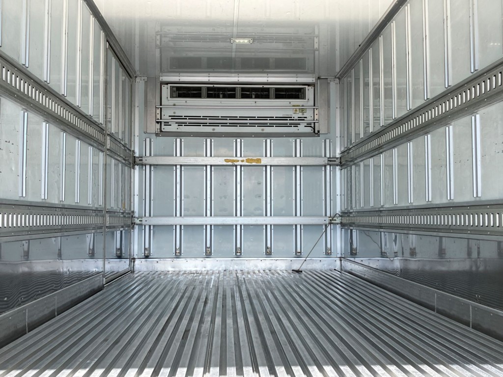 いすゞ フォワード SKG-FRR90T2(2WD)の写真9