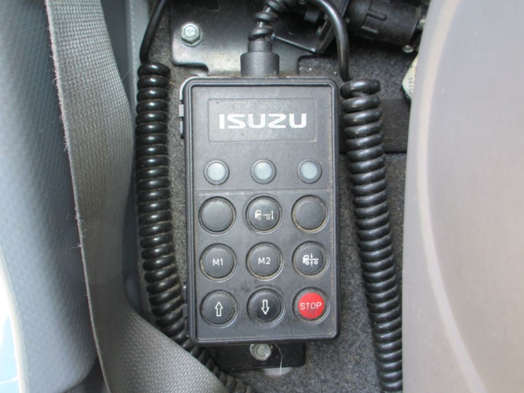 エアサスのコントローラーです。|いすゞ フォワード SKG-FRR90T2(2WD)の写真16