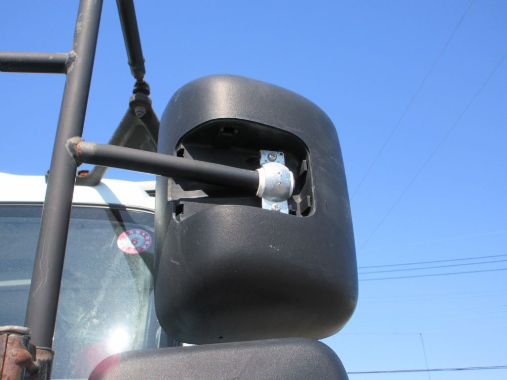 左右のミラーカバーが欠損しています。|いすゞ フォワード SKG-FRR90T2(2WD)の写真26