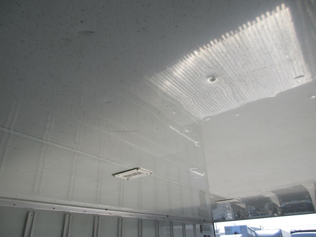 天井にキズ・ヘコミがあり|いすゞ フォワード SKG-FRR90T2(2WD)の写真39