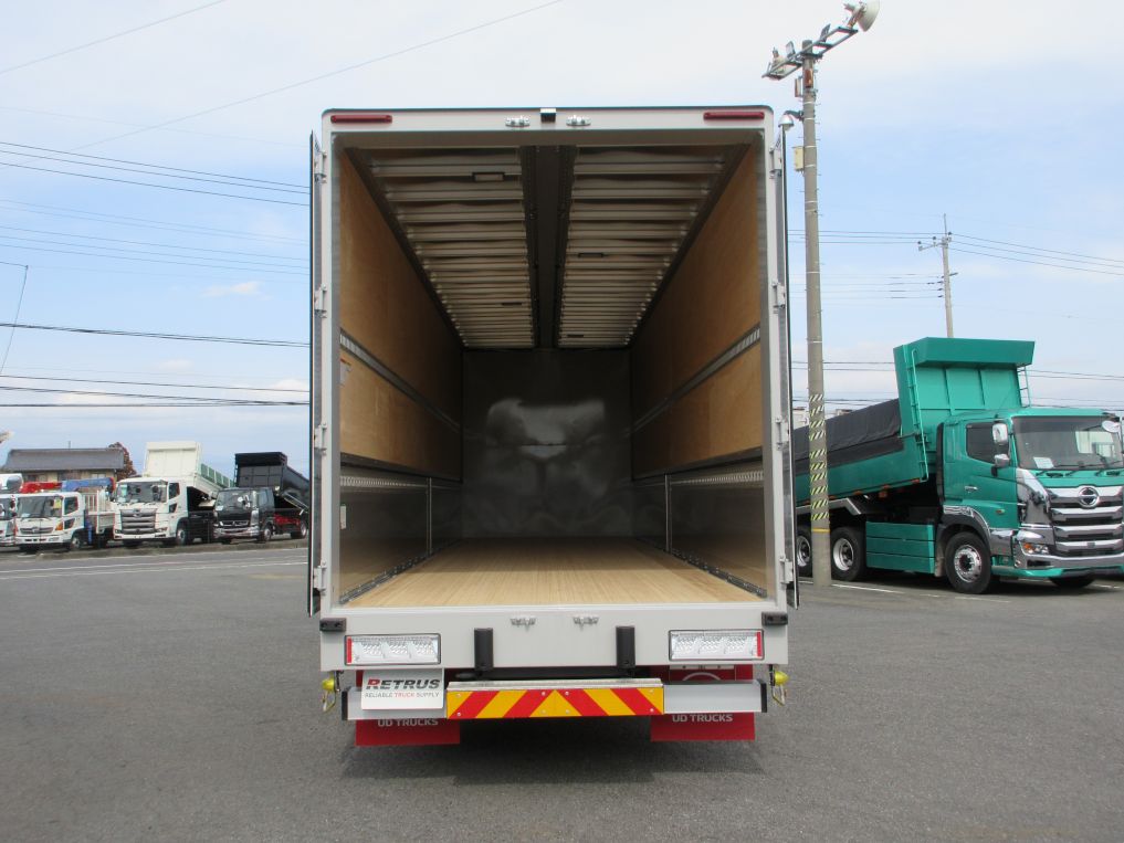 荷台全体の状態です。|UDトラックス  2RG-CG5FAの写真9
