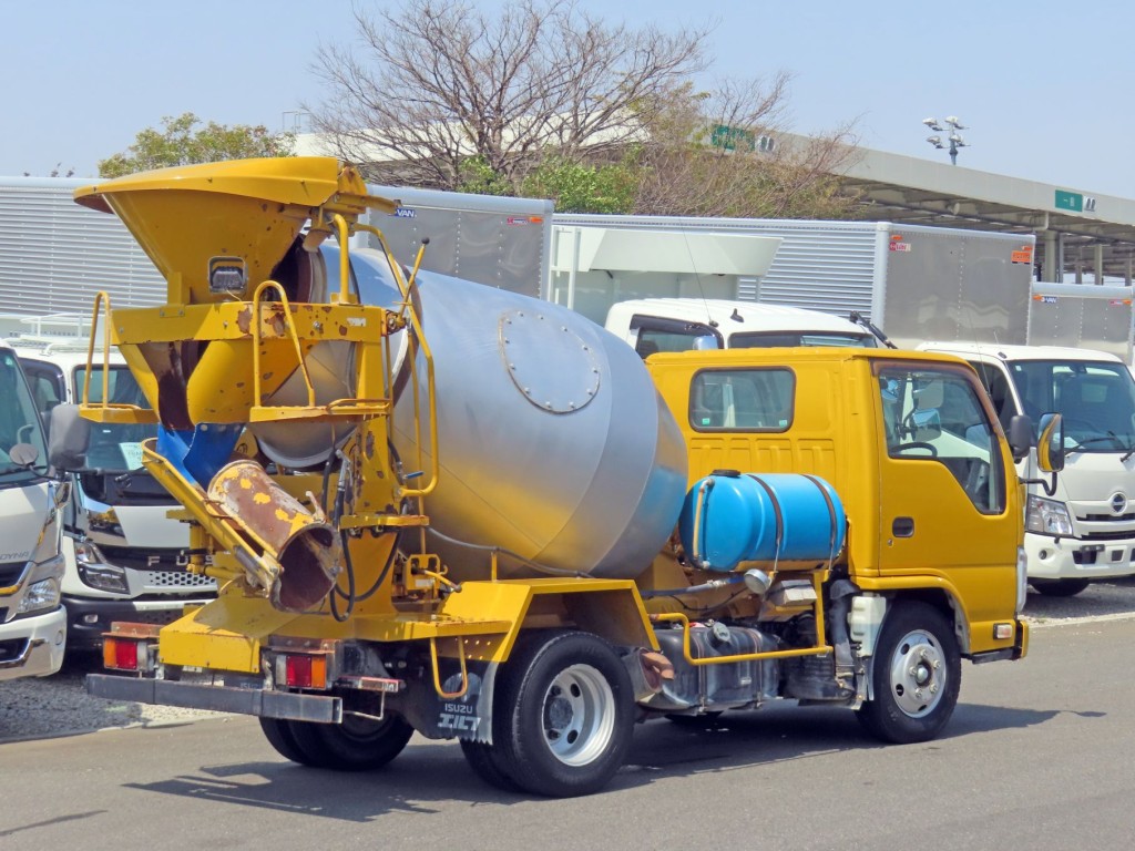 いすゞ エルフ TKG-NKR85N(2WD)の写真4