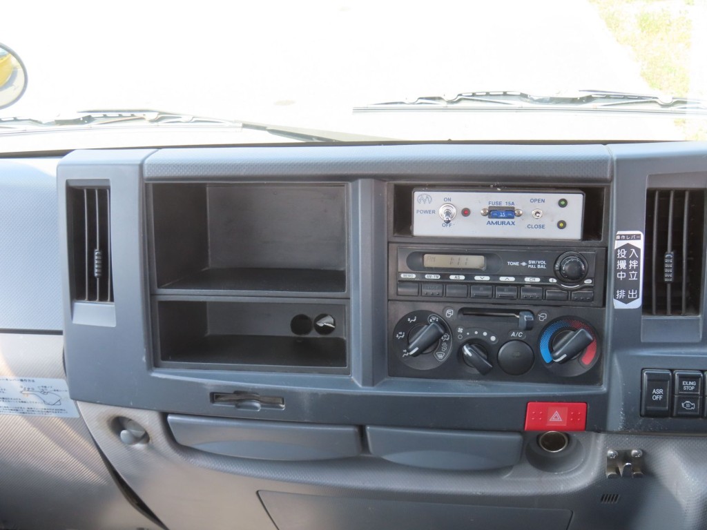 いすゞ エルフ TKG-NKR85N(2WD)の写真28