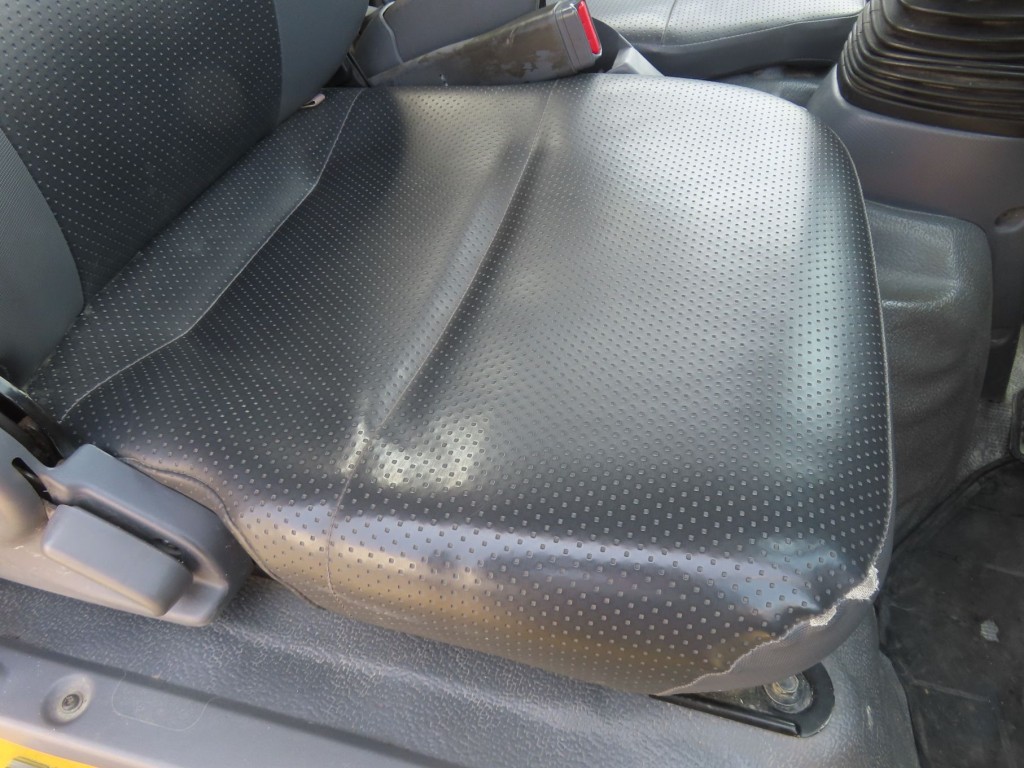 いすゞ エルフ TKG-NKR85N(2WD)の写真29