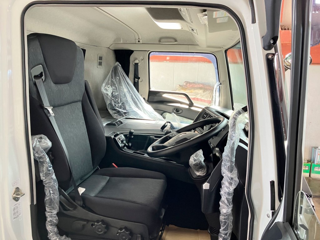 乗車定員は2名です。|三菱 スーパーグレート 2KG-FS70HZの写真5